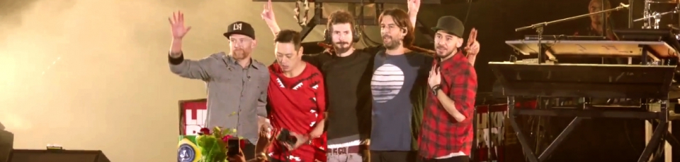 Linkin Park et leurs amis rendent hommage à Chester au Hollywood Bowl